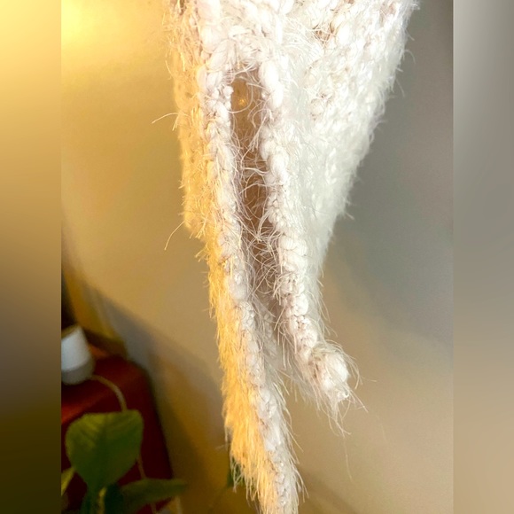 Comfortable, soft beige sweater - Picture 5 of 5